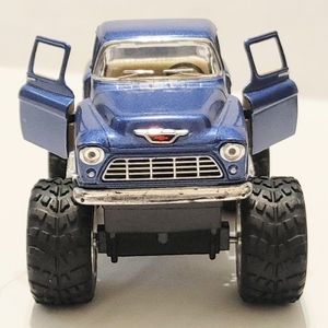 Die Cast Kinsmart Off Road Big Foot 1955 Chevy Stepside Pick-Up Truck Blue 1/32